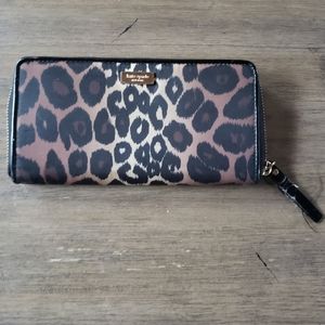Leopard print continental wallet